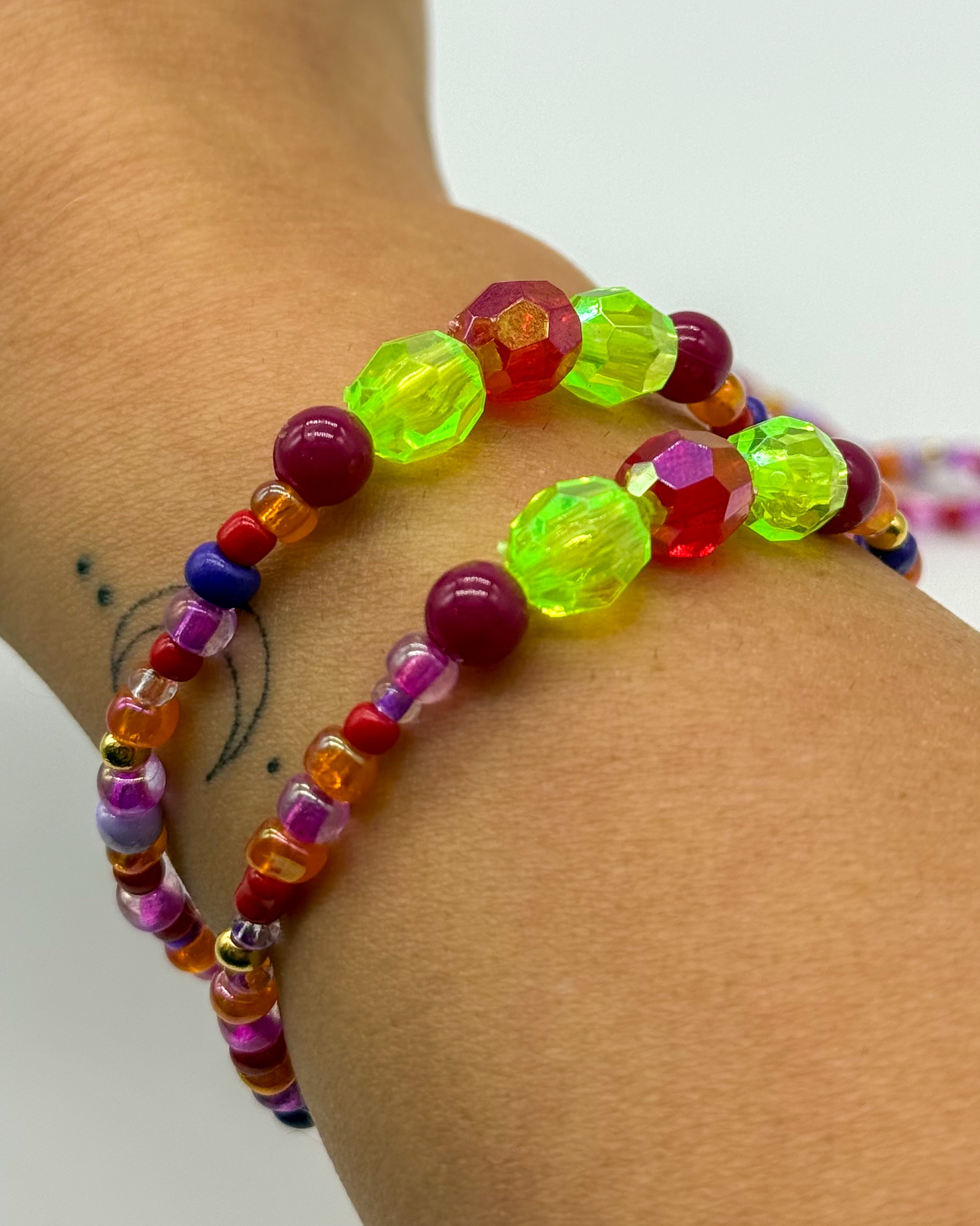 Bunter Hexenpot – Halloween-Edition – Perlenarmband – Bild 2
