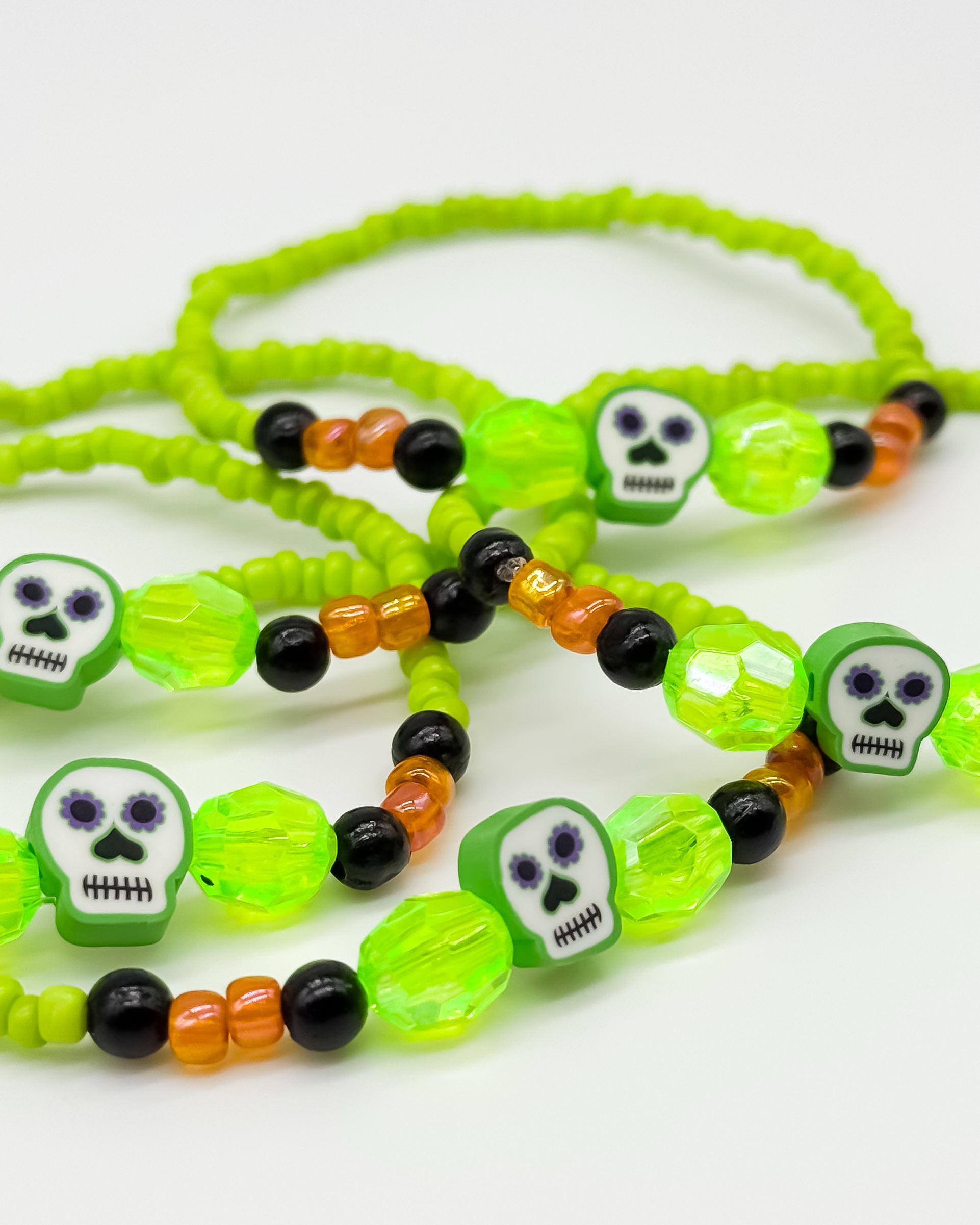 Green Skull – Halloween-Edition – Perlenarmband – Bild 4