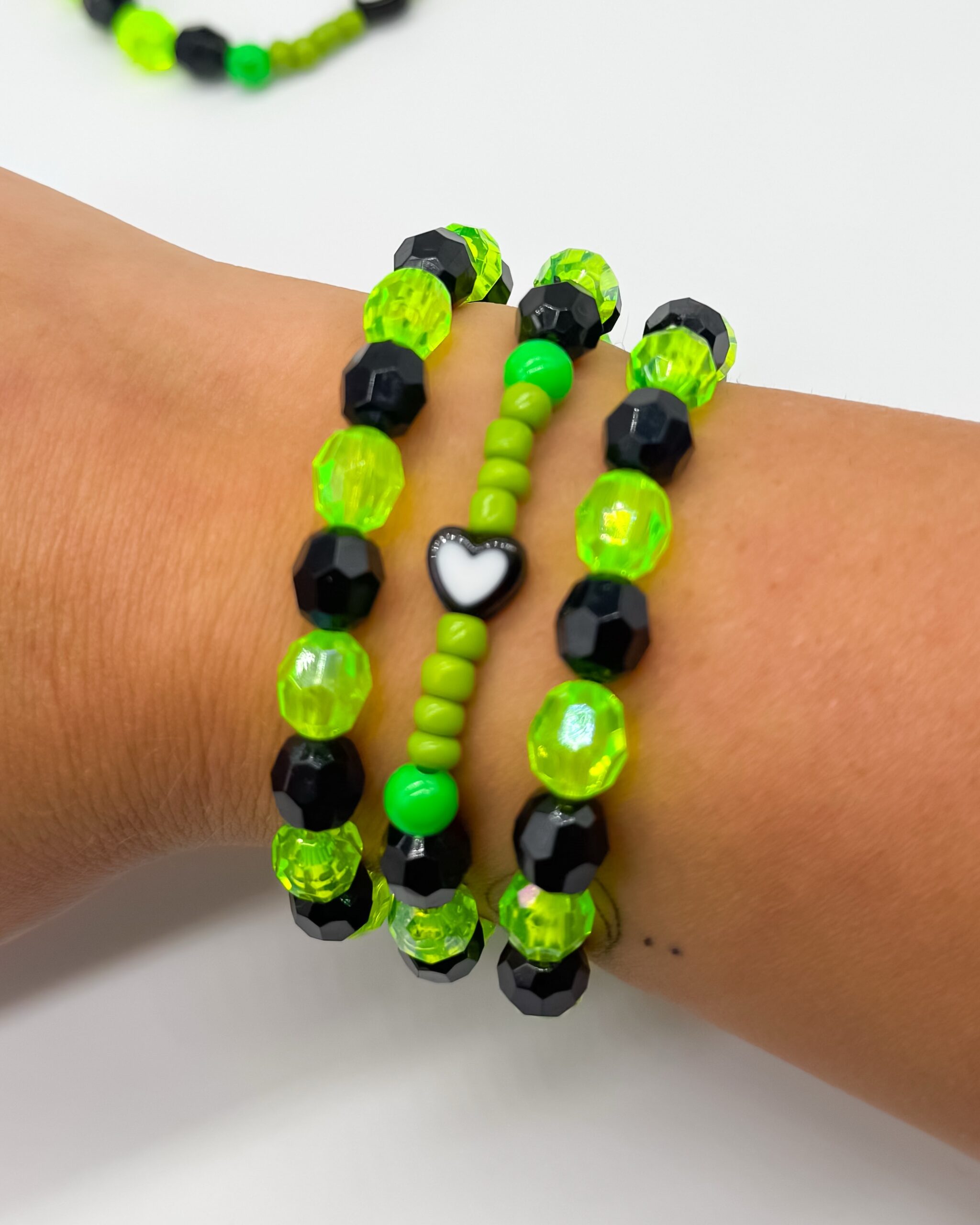 Beetlejuice Heart  – Halloween-Edition – Perlenarmband – Bild 4