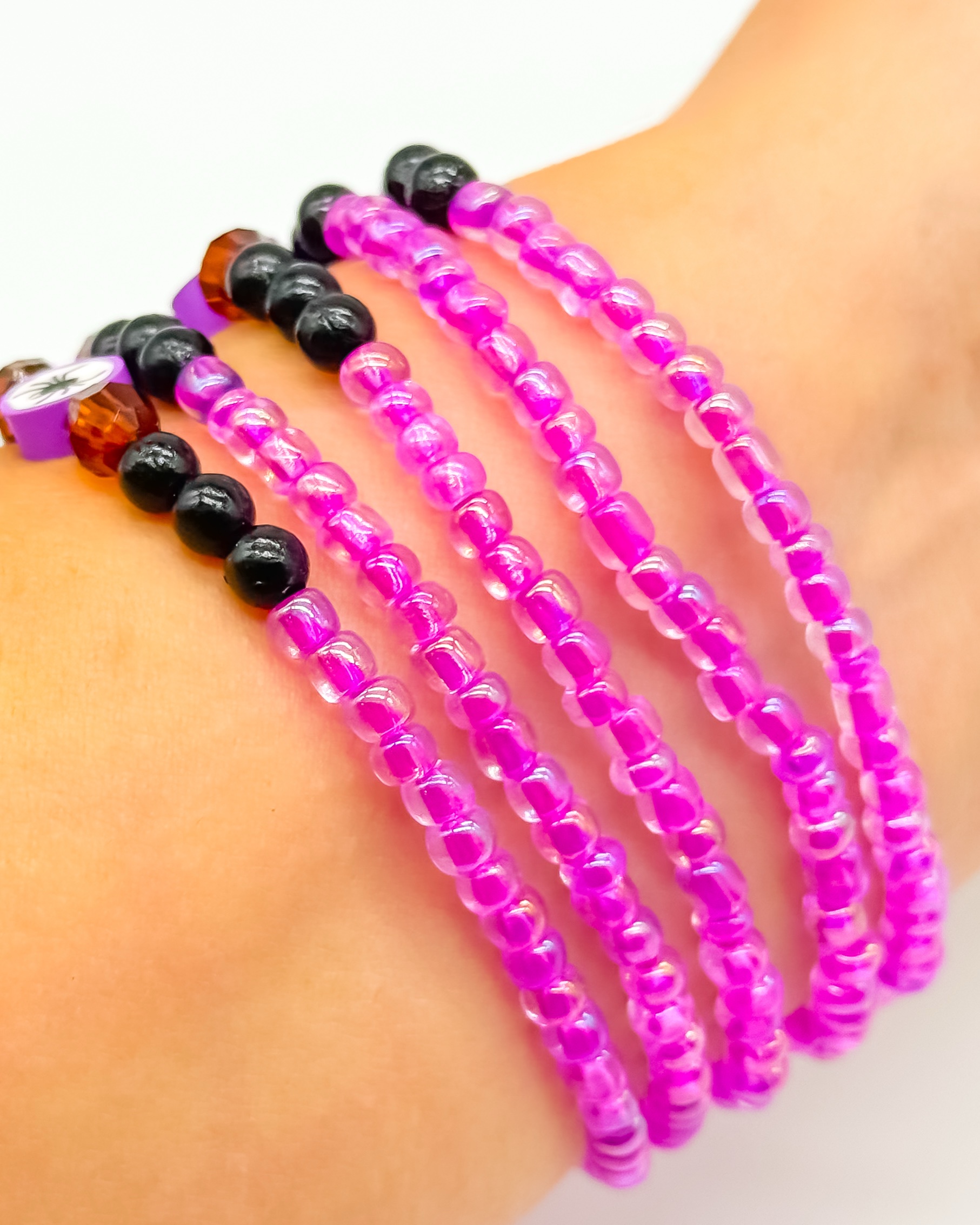 Lila Spiderdream – Halloween-Edition – Perlenarmband – Bild 4