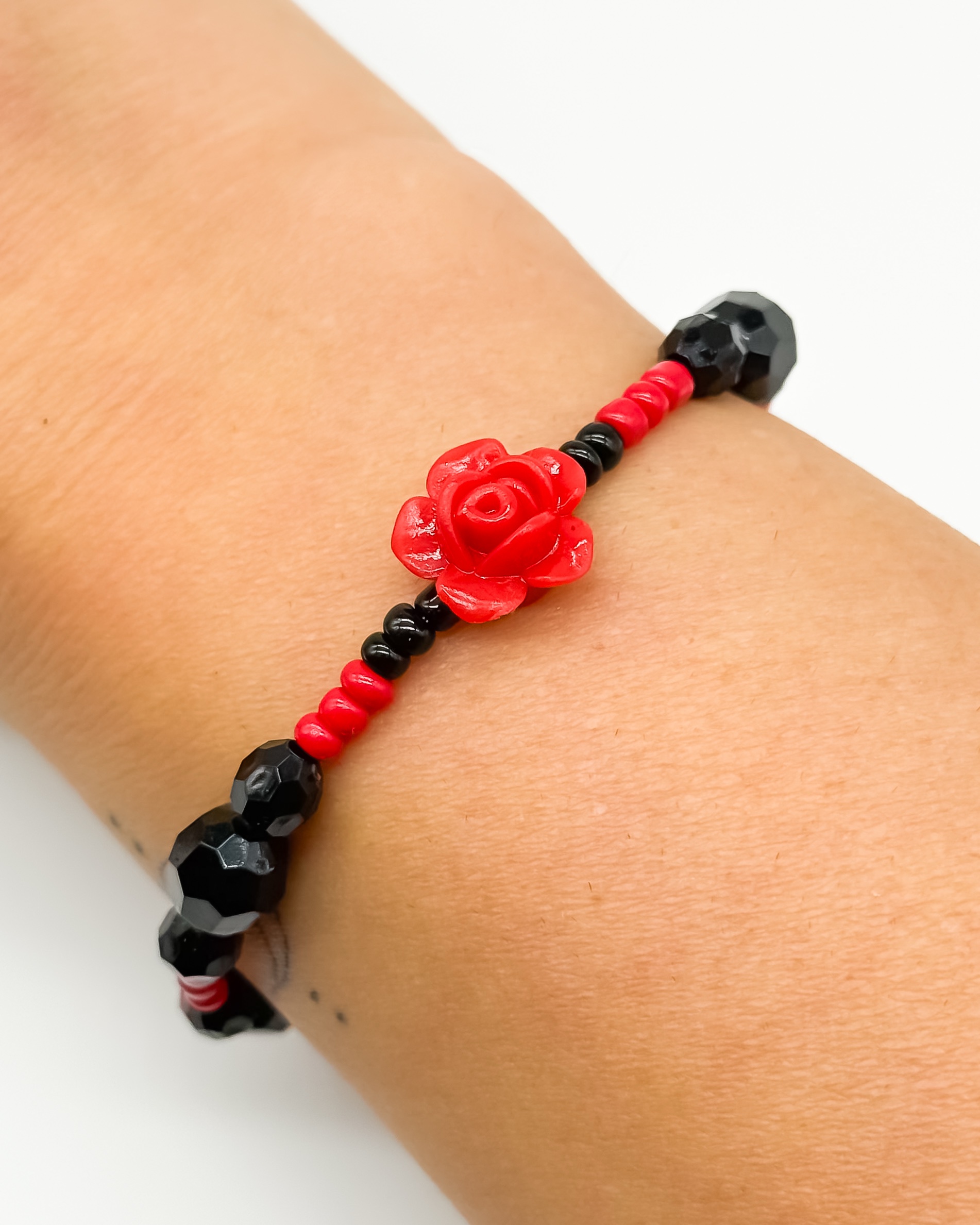 Rote Rose – Halloween-Edition – Perlenarmband – Bild 2
