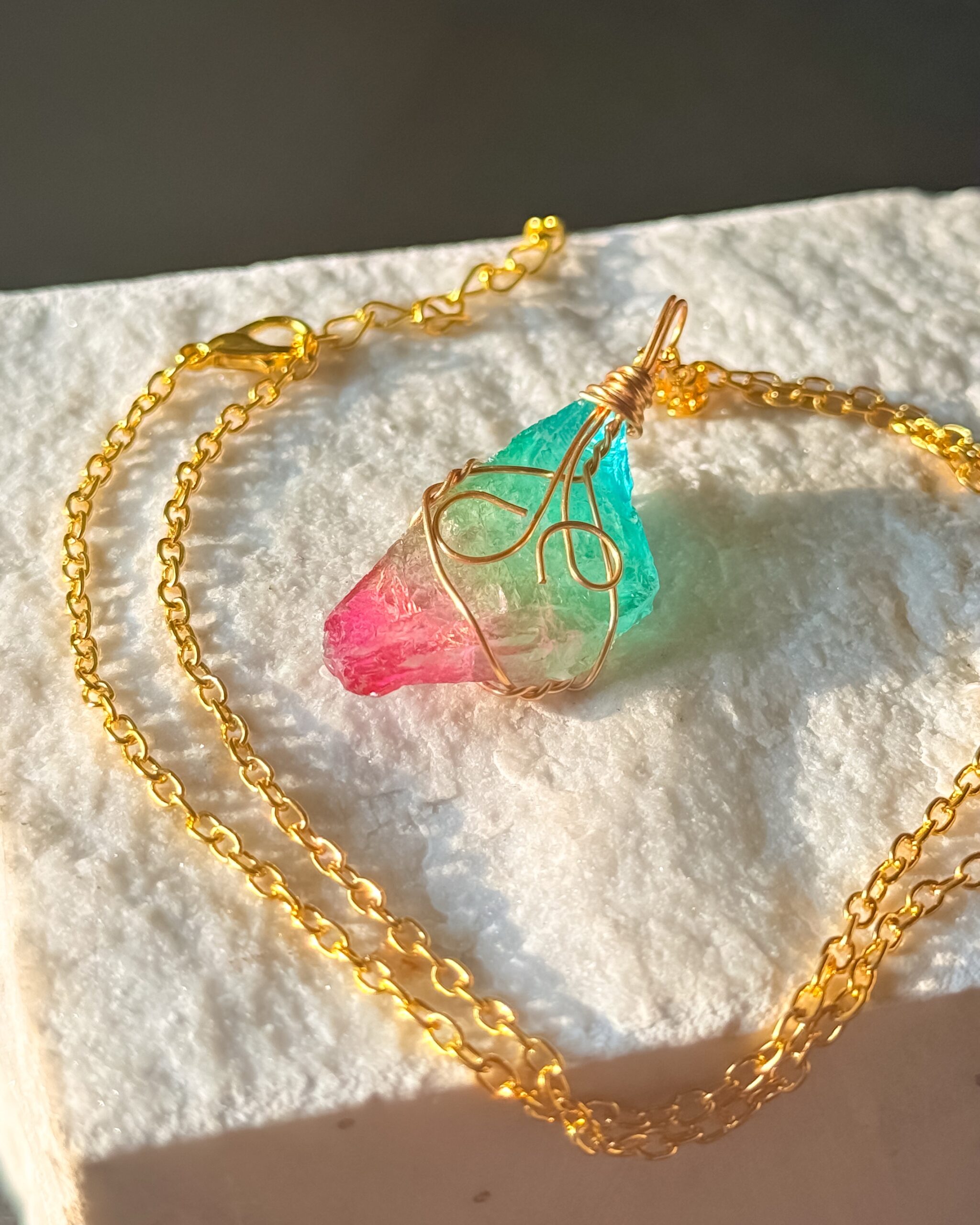 Aurora Quartz – Naturstein-Kette mit Regenbogenquarz – Bild 4