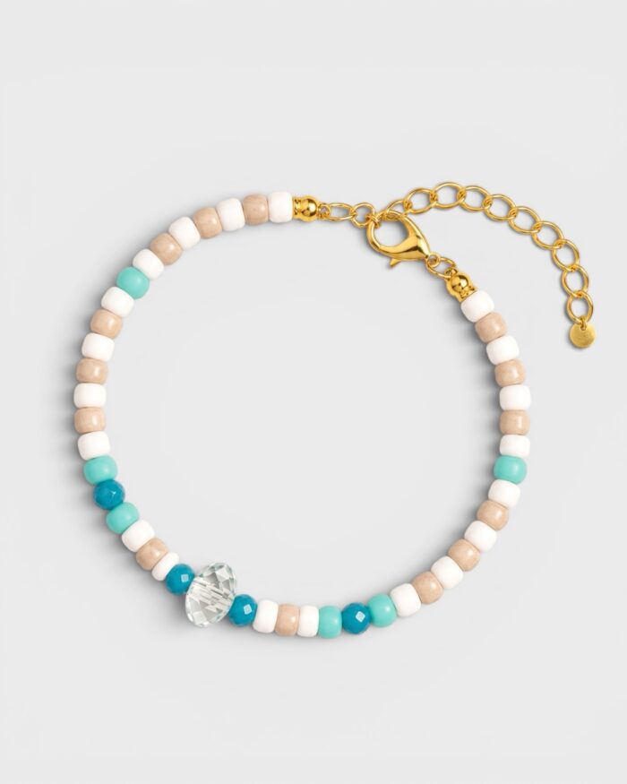 Aqua Balance – zartes Perlenarmband mit Kristallakzent