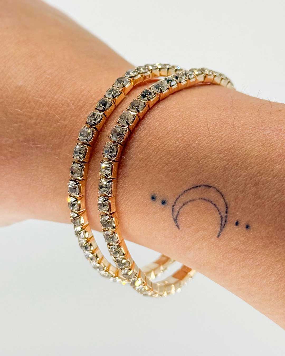Elegantes breites Armband in Kristallweiß Gold – strahlender Schmuck für besondere Momente