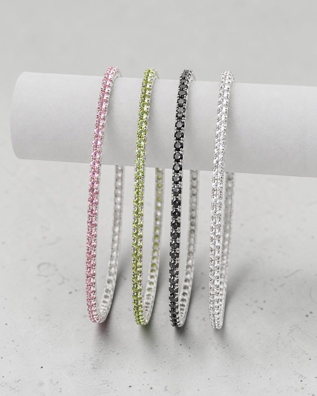 Bunte Glitzerarmbänder in Silber – Funkelnde Farbkollektion – Bild 1