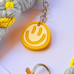 Happy Splash – Makramee Schlüsselanhänger mit Smiley - Thumbnail Image 4