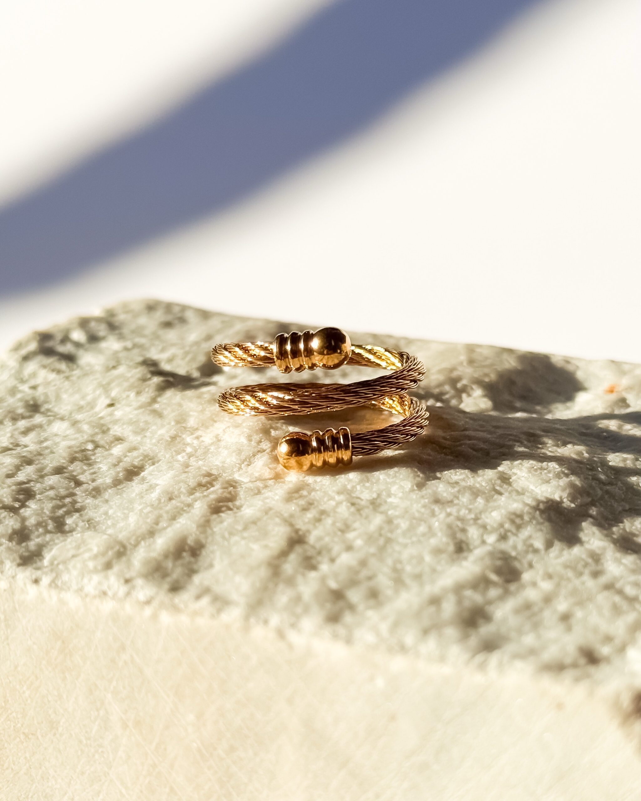 Golden Twist – verstellbarer Edelstahlring in Gold, Rosé oder Silber – Bild 4