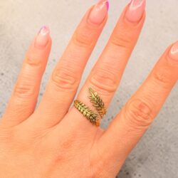 Lorbeerkranz – verstellbarer Ring aus 18K PVD-vergoldetem Edelstahl - Thumbnail Image 2