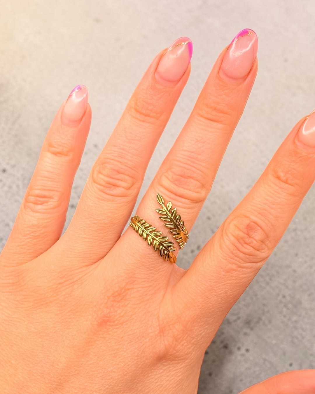 Lorbeerkranz – verstellbarer Ring aus 18K PVD-vergoldetem Edelstahl – Bild 2