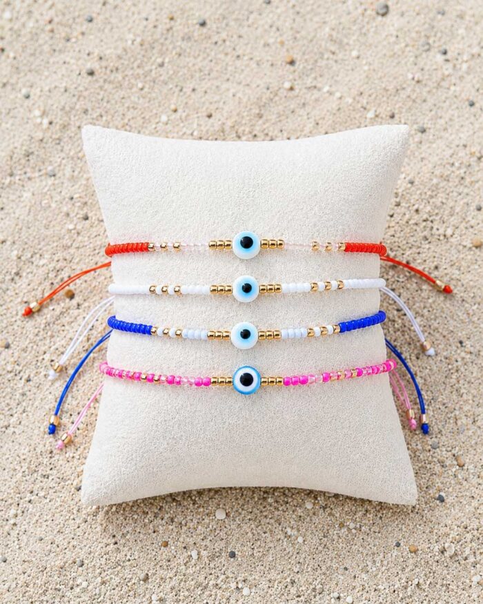 Glücksblick – zartes Perlenarmband mit Nazar-Auge, größenverstellbar