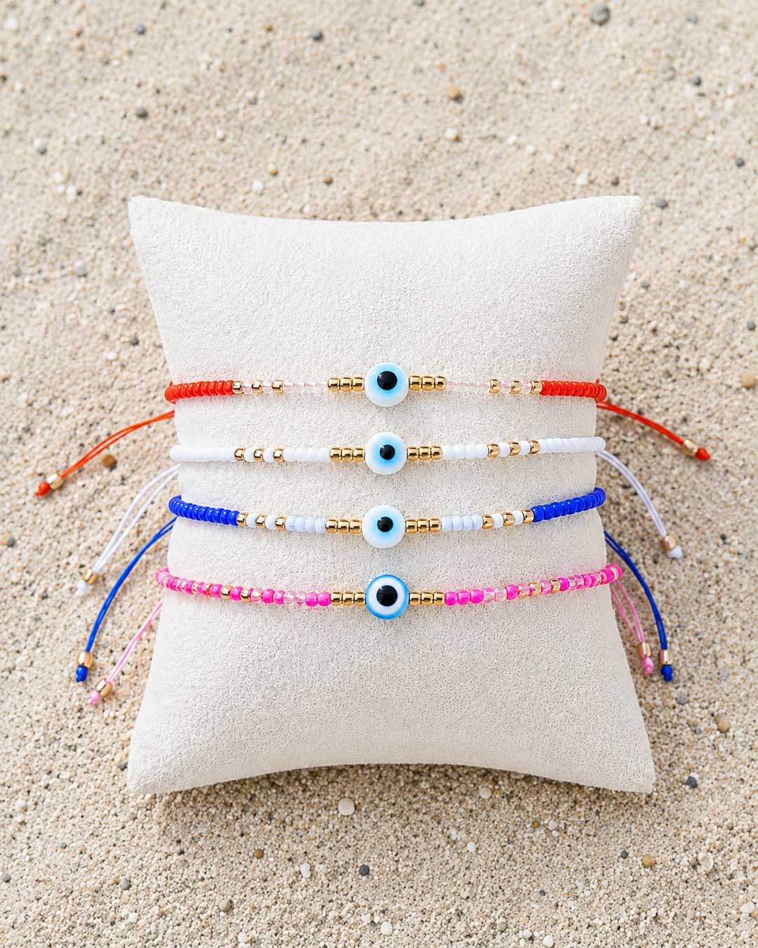 Glücksblick – zartes Perlenarmband mit Nazar-Auge, größenverstellbar – Bild 1
