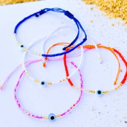 Glücksblick – zartes Perlenarmband mit Nazar-Auge, größenverstellbar - Thumbnail Image 3
