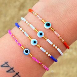Glücksblick – zartes Perlenarmband mit Nazar-Auge, größenverstellbar - Thumbnail Image 2