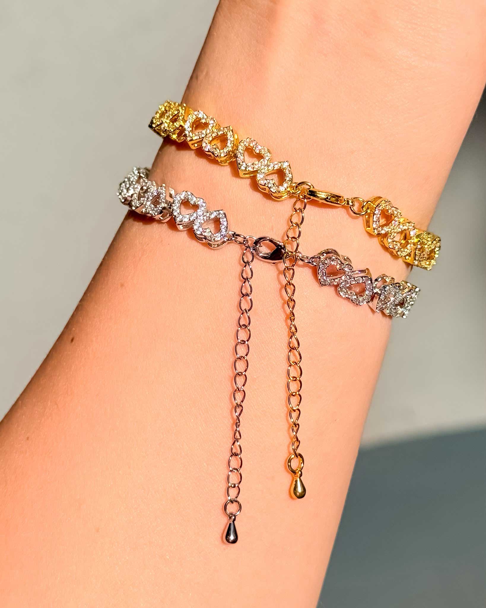 Herzfunkeln – Glitzer-Herzarmband in Gold oder Silber – Bild 3