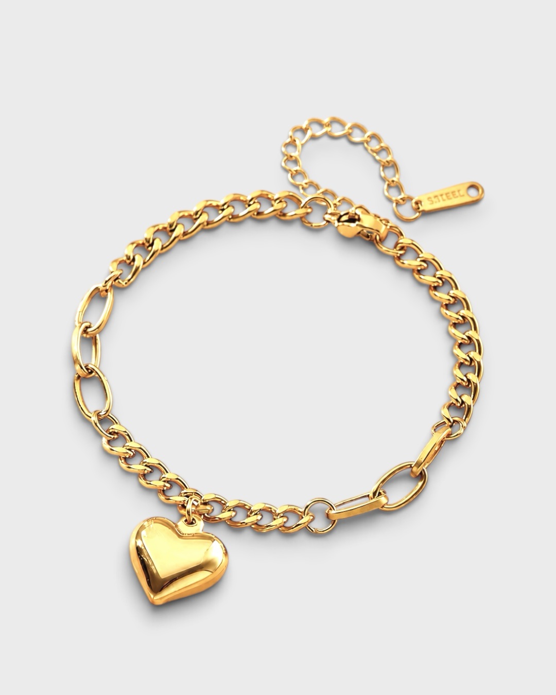 Kettenspiel – goldenes Edelstahl-Armband mit Herzanhänger – Bild 1