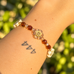 Herbstblumensonne – verstellbares Perlenarmband mit Edelstahlverschluss - Thumbnail Image 2
