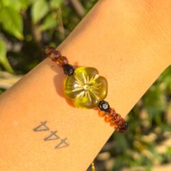 Grünes Waldblümchen – verstellbares Perlenarmband - Thumbnail Image 3