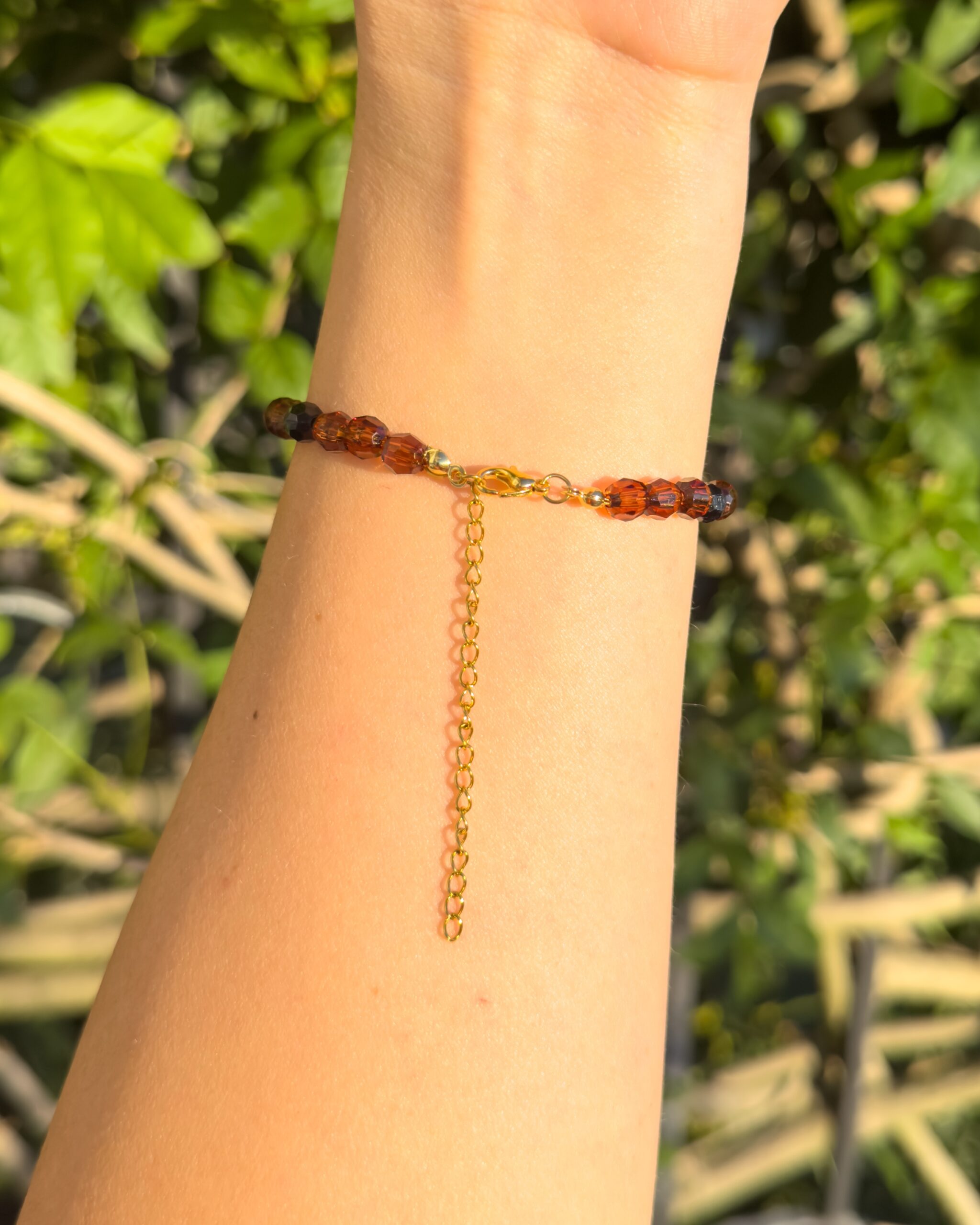 Grünes Waldblümchen – verstellbares Perlenarmband – Bild 5