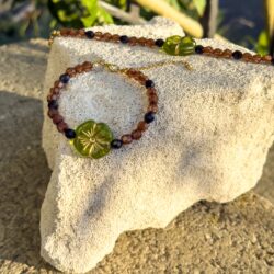 Grünes Waldblümchen – verstellbares Perlenarmband - Thumbnail Image 2