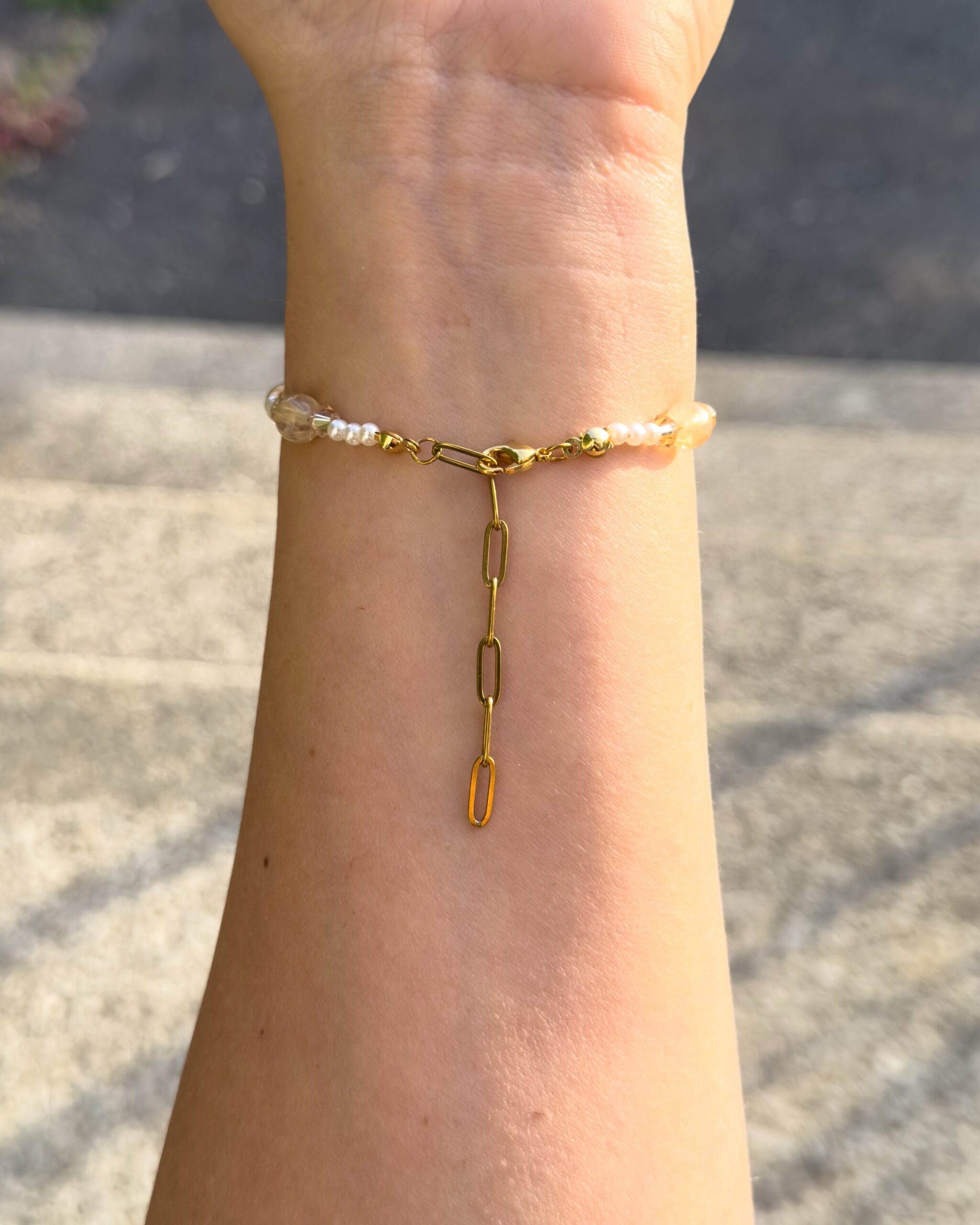 Freude, Glück & Leichtigkeit pur – Perlenarmband mit Citrin-Naturstein – Bild 5