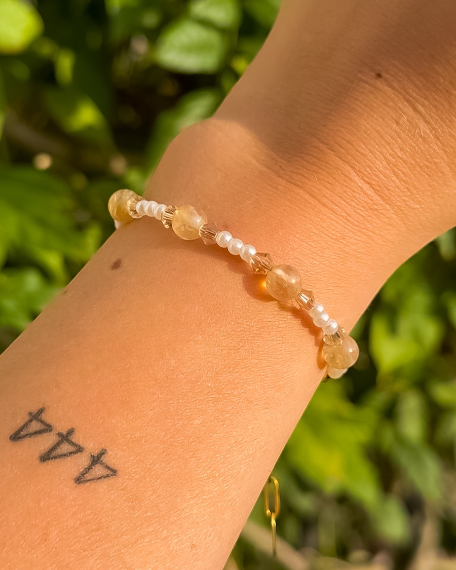 Freude, Glück & Leichtigkeit pur – Perlenarmband mit Citrin-Naturstein – Bild 3